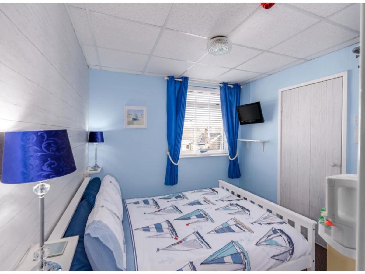 By The Seaside Bed and Breakfast Blackpool Exteriör bild