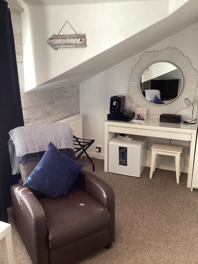 By The Seaside Bed and Breakfast Blackpool Exteriör bild