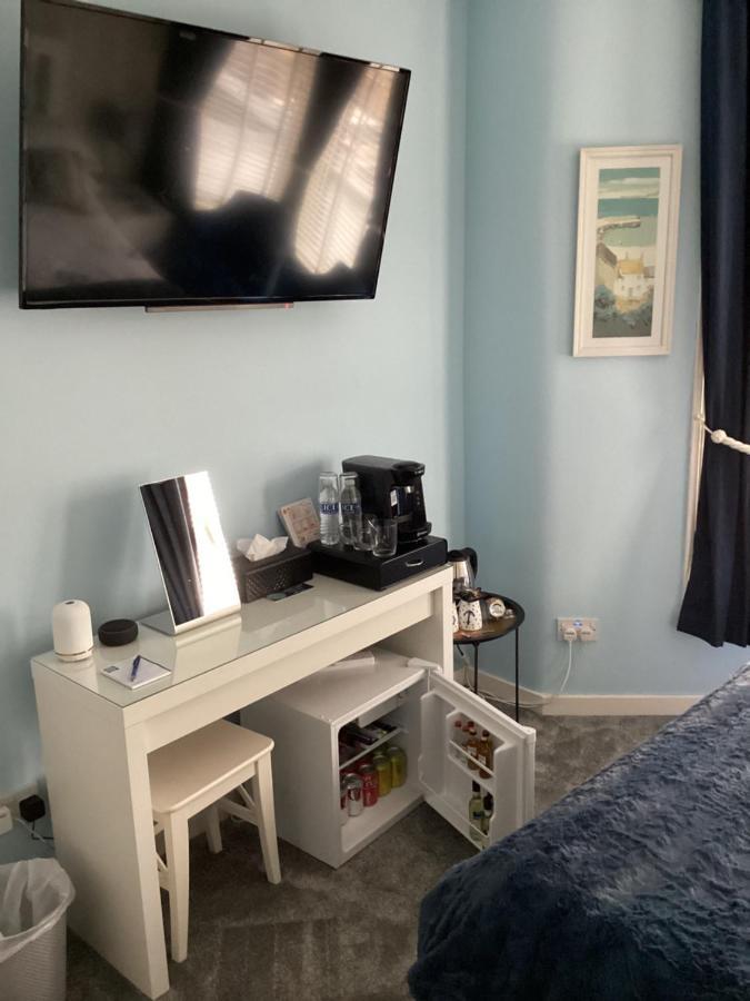 By The Seaside Bed and Breakfast Blackpool Exteriör bild