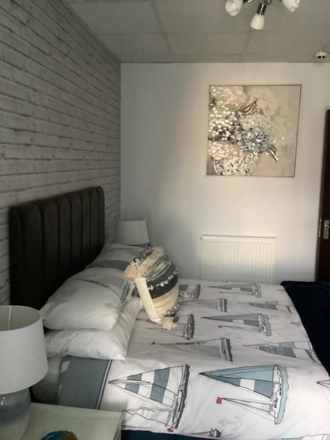By The Seaside Bed and Breakfast Blackpool Exteriör bild